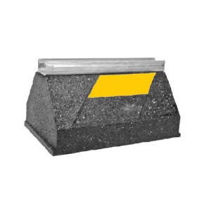 C20 - Soporte de Goma 19.2in Length x 6in Width x 4in Height con 13/16in Canal de Acero Galvanizado. Gancho de tuberia se vende por separado.